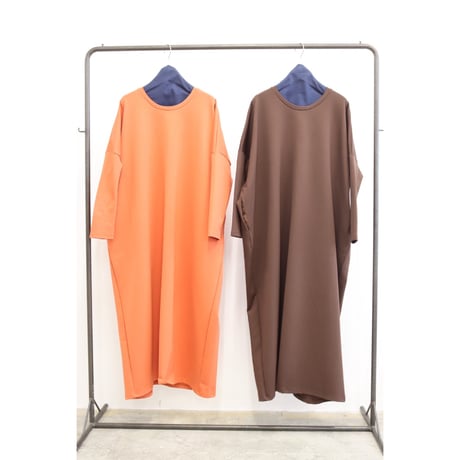 【LE MELANGE】ポンチクルーネックロングワンピース　8651601