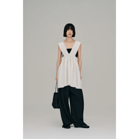 【Hella】deep Vneck gather top　※納期6月下旬～7月下旬