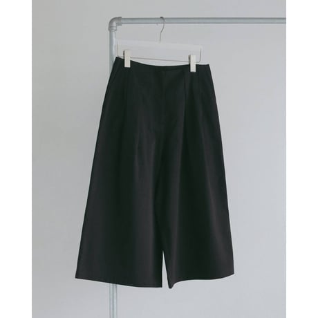 【anuke】Tuck Bermuda Pants　※　納期4月中旬～5月中旬