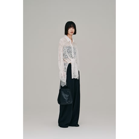 【Hella】scalloped lace shirt　※納期4月下旬～5月下旬