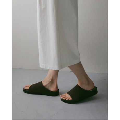 【anuke】Wide Belt Sandals　※納期3月下旬～4月下旬