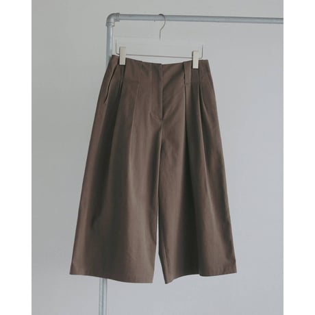 【anuke】Tuck Bermuda Pants　※　納期4月中旬～5月中旬