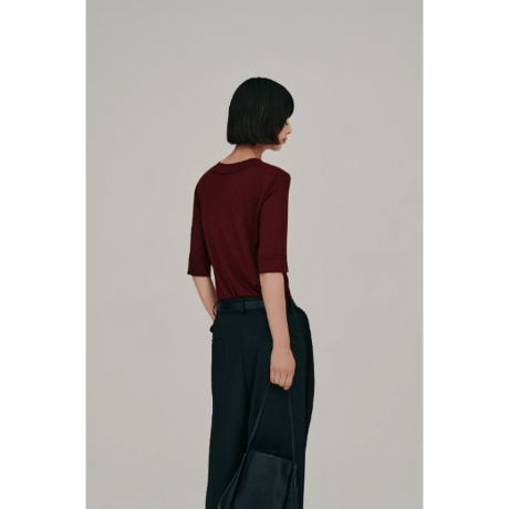 【Hella】overlock neck tee　※納期5月下旬～6月下旬