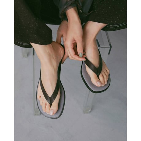 【anuke】Bicolor Tongs Sandals　※納期4月下旬～5月下旬