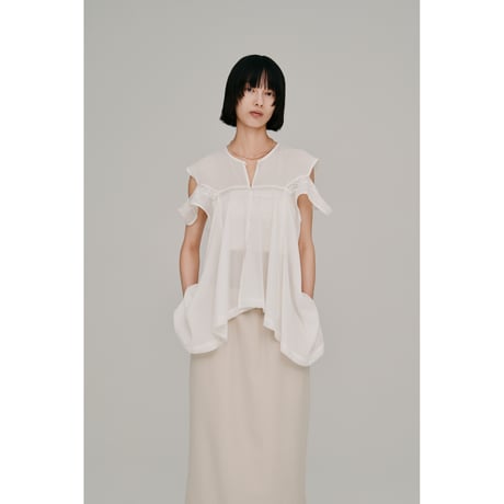【Hella】cold shoulder lace top　※納期5月下旬～6月下旬