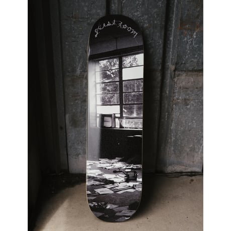 GUESTROOM skateboards “Room Deck” 8.38