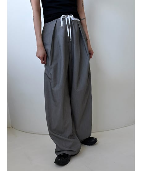 bi-color wide tuck pt