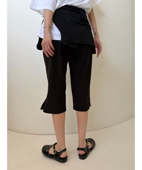 Capri pants