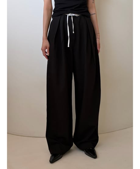 bi-color wide tuck pt
