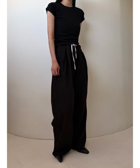 bi-color wide tuck pt
