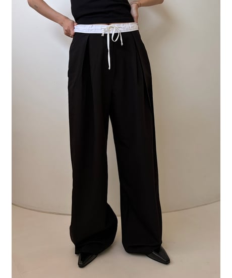 bi-color wide tuck pt
