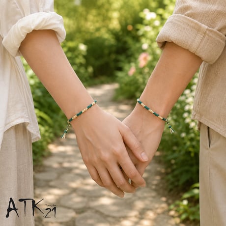 [ATK21] ゴールドベース 2カラー ペアミサンガ 手首用 WRIST 2点セット｜ハンドメイド