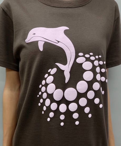 Labyrins  Dolphin Parade Tshirt  Charcoal