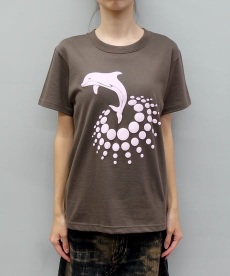 Labyrins  Dolphin Parade Tshirt  Charcoal