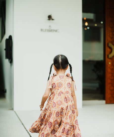 【MWEZI by ZURIsol 沖縄 子供服/キッズ ファッション/親子・カップルリンクコーデ】 ブロックプリント ワンピース ガールズ インド綿 コットン100%  / KIDS DRESS