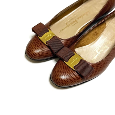 【USED】90's-00's Salvatore Ferragamo Vara Lizard-Embossed Leather Pumps Brown