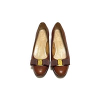 【USED】90's-00's Salvatore Ferragamo Vara Lizard-Embossed Leather Pumps Brown