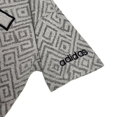 【USED】90's adidas × Dikembe Mutombo “55” All-Over Print T-shirt