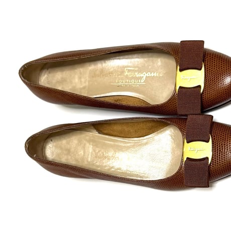 【USED】90's-00's Salvatore Ferragamo Vara Lizard-Embossed Leather Pumps Brown