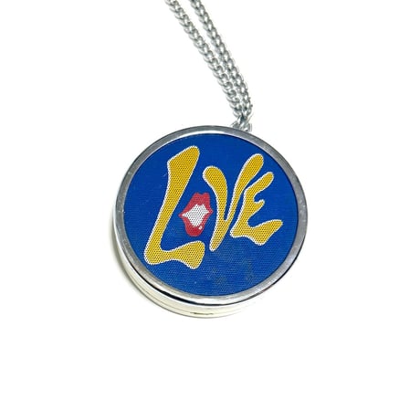 【USED】70's Radio Shack REALISTIC “LOVE” Transistor Radio Necklace