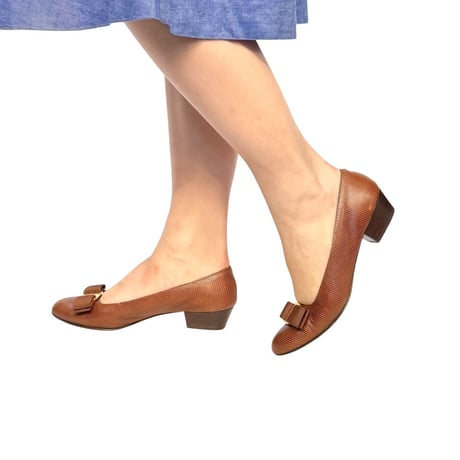 【USED】90's-00's Salvatore Ferragamo Vara Lizard-Embossed Leather Pumps Brown