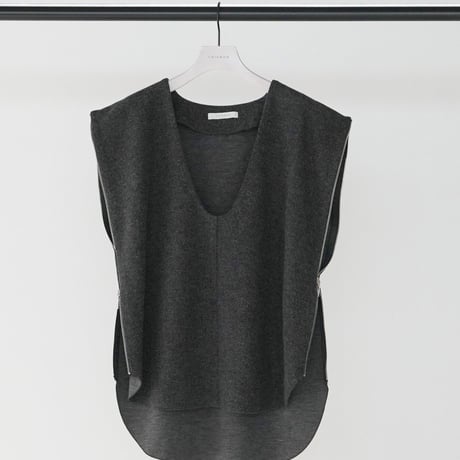 【CHIGNON】[1865-303KK] WﾌｪｲｽZIPﾍﾞｽﾄ