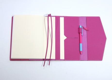 手帳カバー［A5/ほぼ日手帳カズンサイズ］T890　フューシャピンク/チョコレートブラウン