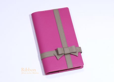 [Ribbon リボン] 毎日、自分へのプレゼント 手帳カバー［ジブン手帳 B6スリムサイズ］ フューシャピンク T898