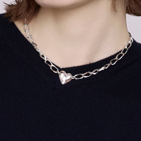 Single heart necklace