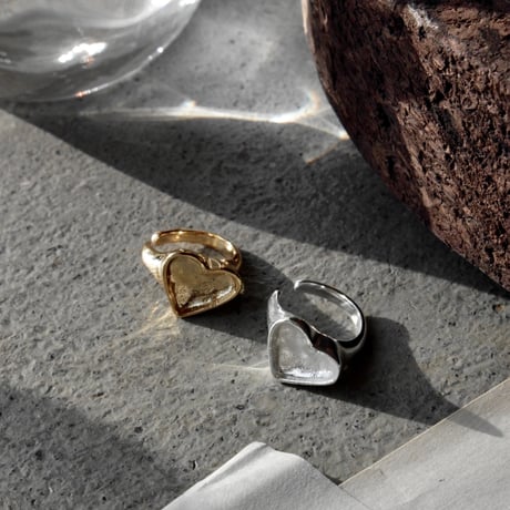 Locket heart earcuff