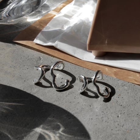Frequency cuff ring (one color)