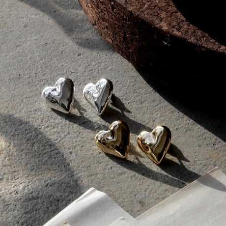 Single heart pierce