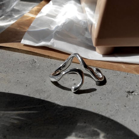 Frequency cuff ring (one color)
