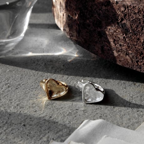 Locket heart earcuff