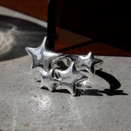 Stella ring