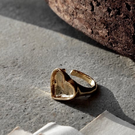 Locket heart earcuff