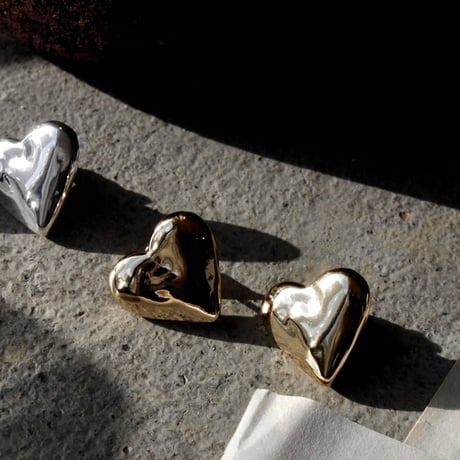 Single heart pierce