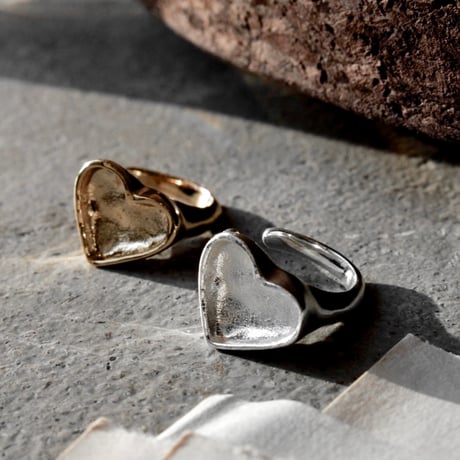 Locket heart earcuff