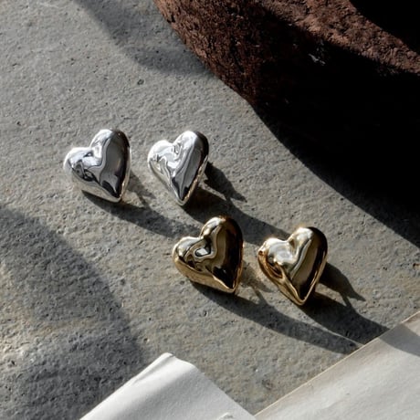 Single heart pierce