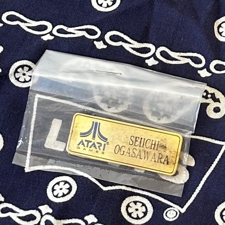 【当時モノ/完全なるデッドストック】1990年代 ATARI GAMES社 スタッフ用ネームバッジ［TVゲーム歴史遺産 /博物館級］