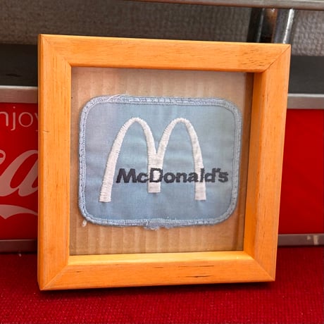 【当時モノ/ 稀少種】1970年代 マクドナルド製 クルー専用ワッペン "ウッドフレーム仕様"［企業モノ/ 額装カスタム］