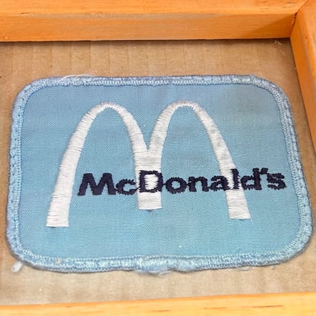 【当時モノ/ 稀少種】1970年代 マクドナルド製 クルー専用ワッペン "ウッドフレーム仕様"［企業モノ/ 額装カスタム］