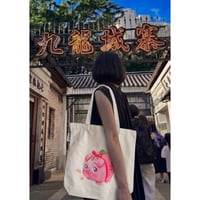 おススメします【香港☆美樂士多】大き目のトートバッグ / ぶたさん貯金箱🐽黑色とオフ白の２色展開 #6093040N