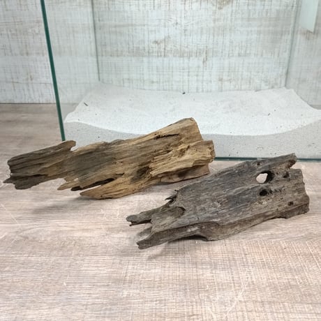 希少山型流木  　2本組　オンリーワン ★現物撮影  　No.2128(W約28㎝/約24㎝）