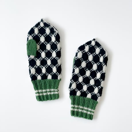 3 Colors Knitting「夜空の編み込みミトン」糸キット/ B95-L