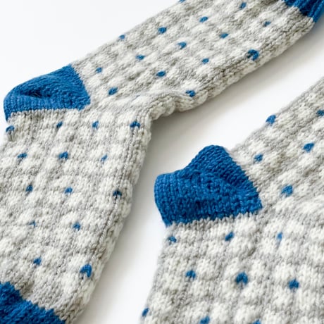 3 Colors Knitting「雪の華の編み込みソックス」糸キット/ B95-J