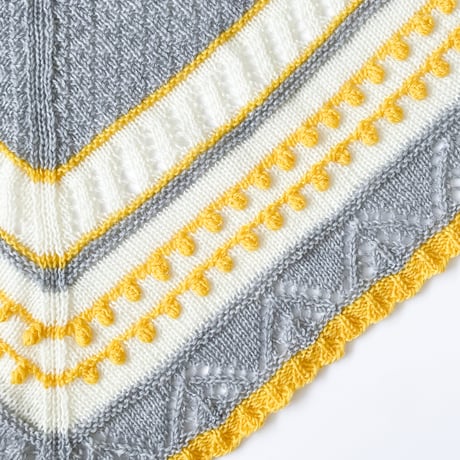 3 Colors Knitting「縁どりフリルの三角ショール」糸キット/ B95-D