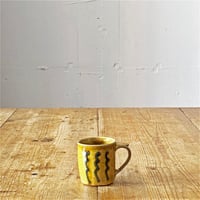 slip works 今津加奈　コーヒーカップ 黄タテナミ