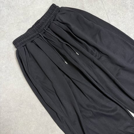 タックワイドスウェットパンツ 【BLACK】