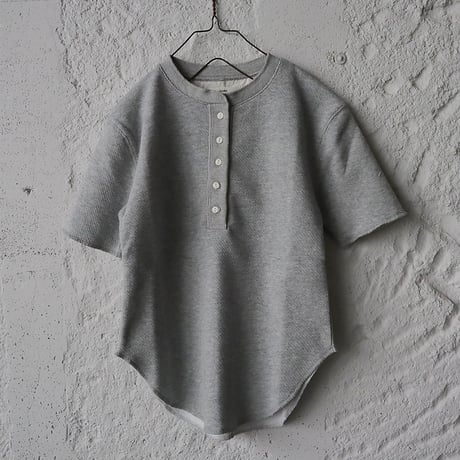 ànuke halfsleeve henley tops (brown/gray)